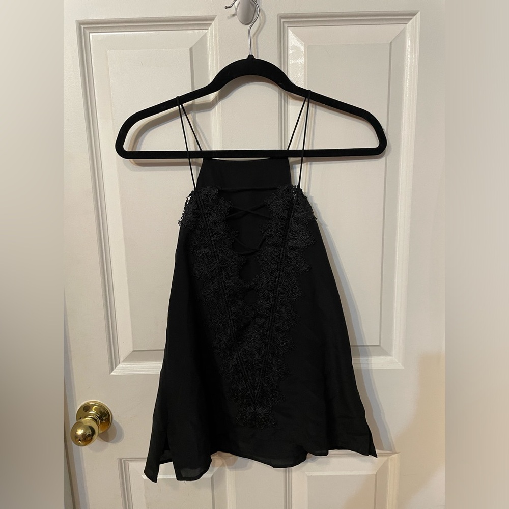 Cami NYC black top w/ lace detail